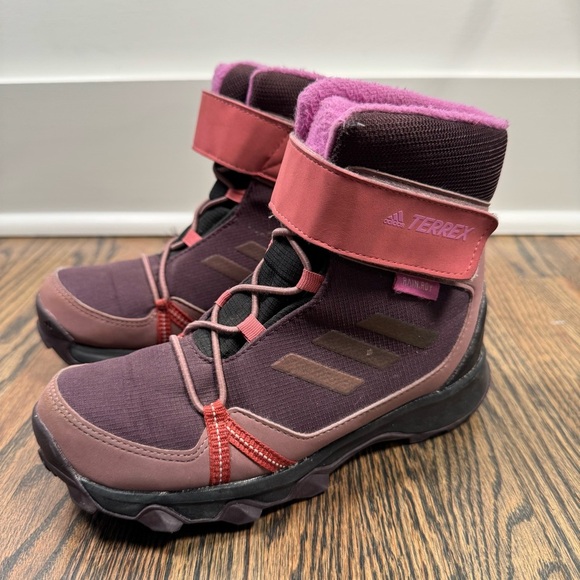 adidas kids Terrex Snow Cf R.rdy hiking shoes size 1 - Picture 3 of 7